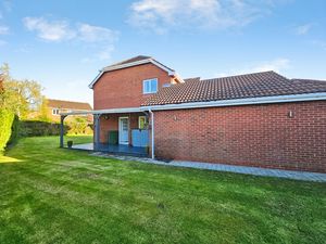 Photo 13- click for photo gallery